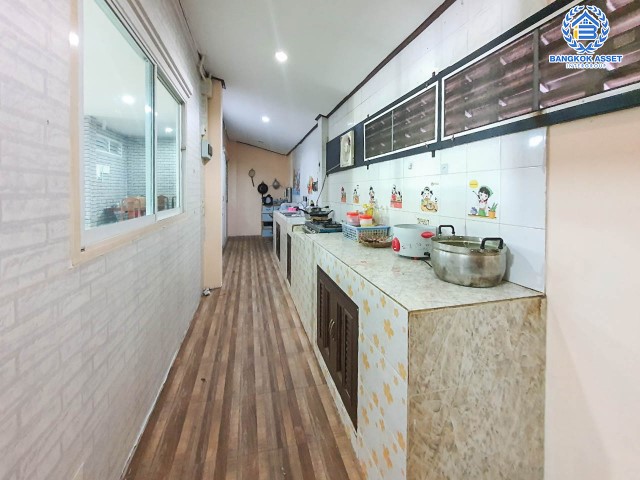 *****บ้านแฝดมือสอง ย่านบางแค ม.มณฑล8 เลียบคลองทวีวัฒนา เนื้อที่กว้างขวางมากถึง 44 ตร.ว. ฟังก์ชัน 3 ห้องนอน 3 ห้องน้ำ ที่จอดรถ 3 คัน บ้านกว้าง พื้นที่ใช้สอยเยอะ เชื่อมต่อทุกการเดินทางทั้ง ถนนเพชกษม, ถนนพุทธมณฑลสาย3, ถนนกาญจนาภิเษก ใกล้เดอะมอลล์บางแค และรถไฟฟ้าสายสีน้ำเงิน "สถานีหลักสอง"...